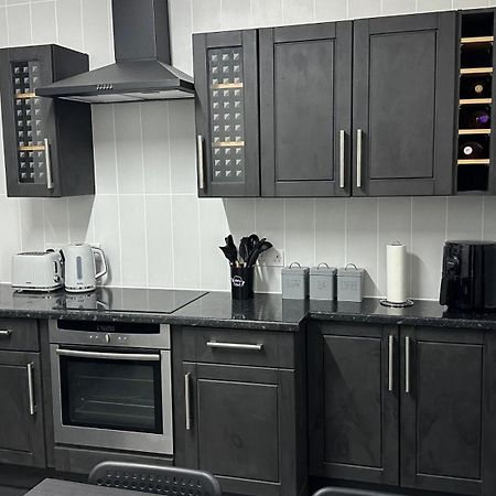 Modern 2 Bed Near Turf Moor Football Stadium, Parks, Canal And Lake Burnley Exterior foto